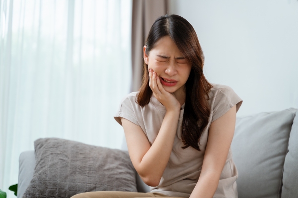 Signs You May Be Suffering From TMJ Issues